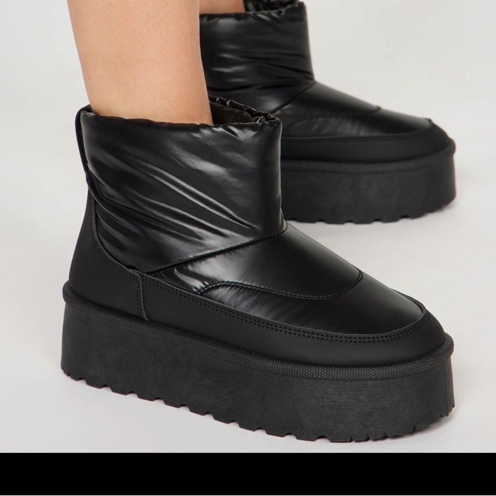 Winter Boots - Picture 5 of 9